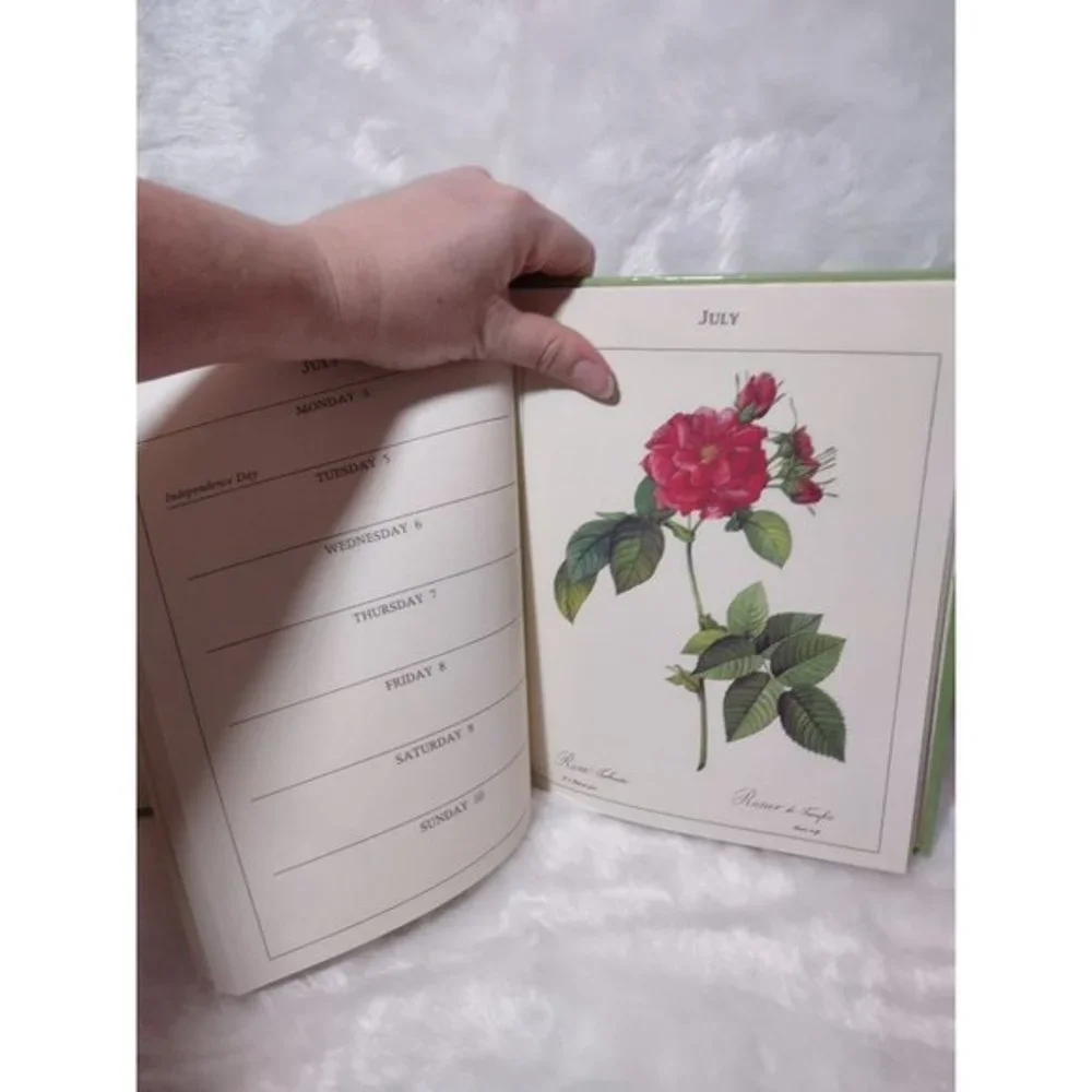 The‎ Avon Calendar of Roses 1984 Hard Cover Unused vintage